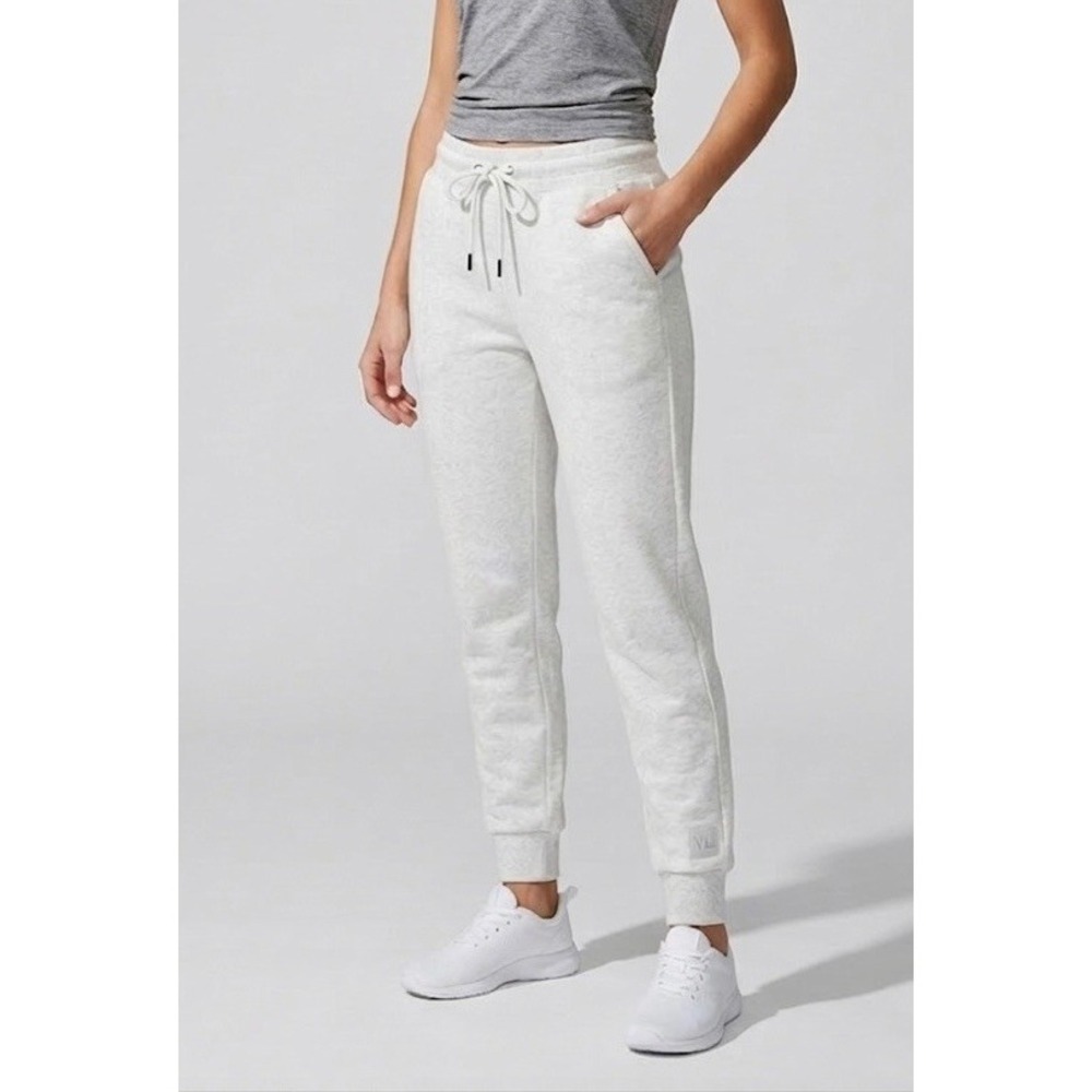 Yogalicious Cloud Plush Aspen Jogger Light Gray Heather Sweatpants Size Medium